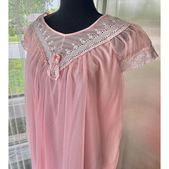 Vintage 1960s nightgown, pink sheer negligee, trapeze swing, short peignoir - Picture 2 of 9